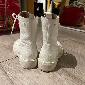 Nice boots from Matt & Natt !